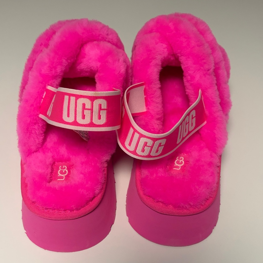 UGG Women's Vibrant Pink Fluffy Slippers - Picture 4 of 7